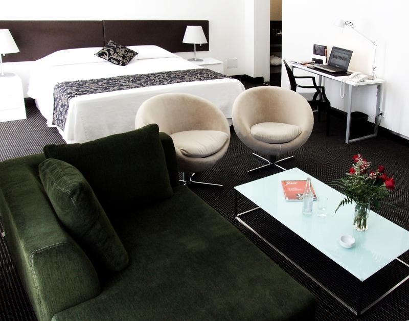 Plaza Fuerte Hotel Montevideo Værelse billede